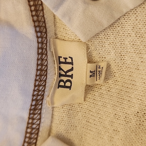 BKE Urban Outfitters Tague Lace Up Textured Cropped Knit Longsleeve Cream Shirt - Picture 10 of 13